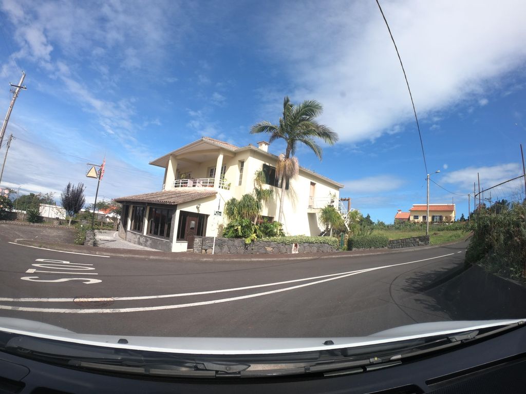 Contradições PUB